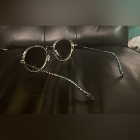 ISAAC Mizrahi Sunglasses & MARCO Crossbody Wallet (Combo Deal) - Picture 10 of 12